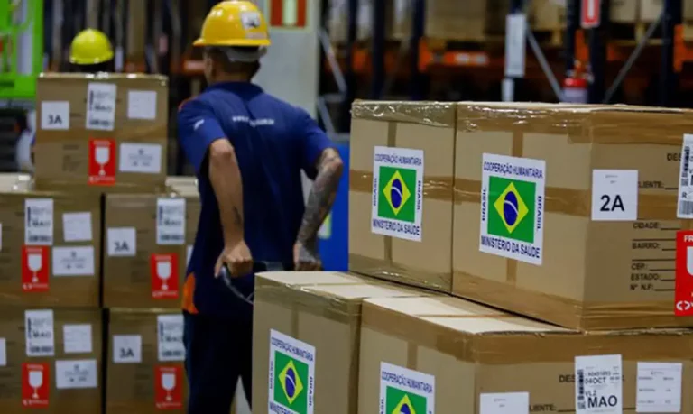 Governo federal envia kits de medicamentos e insumos para enfrentar seca no Amazonas